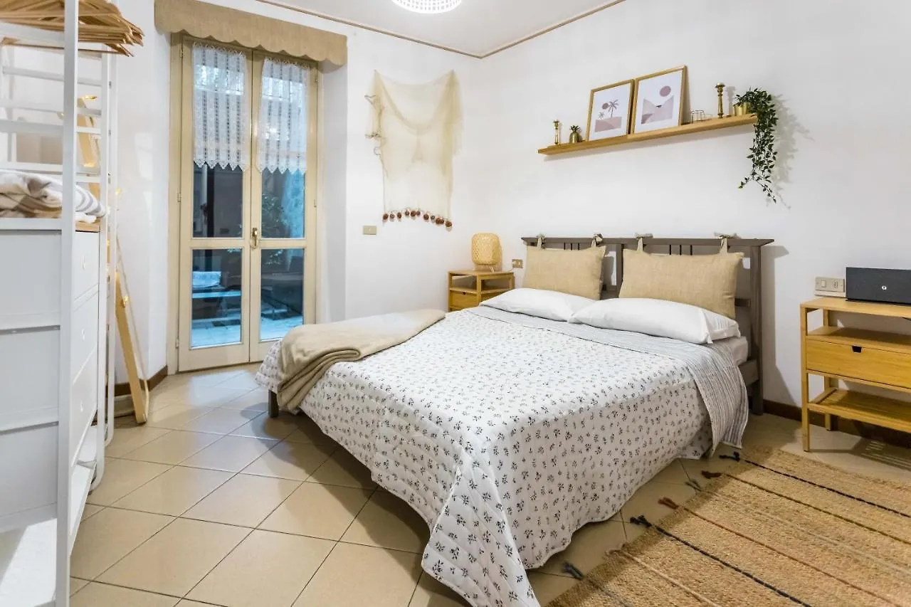 Lago Azzurro Apartment location